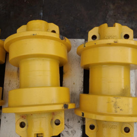 Каток однобортный Shantui SD16  Komatsu D65 16Y-40-09100