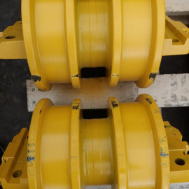 Каток двубортный Shantui SD16 Komatsu D65 16Y-40-10000