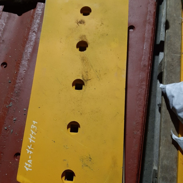 Нож средний 17А-71-11351 Komatsu 155