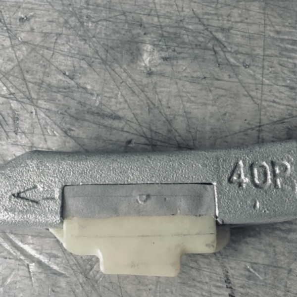Палец+фиксатор 40P