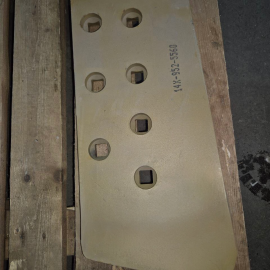 Нож боковой 14X-952-5560 правый Komatsu D65
